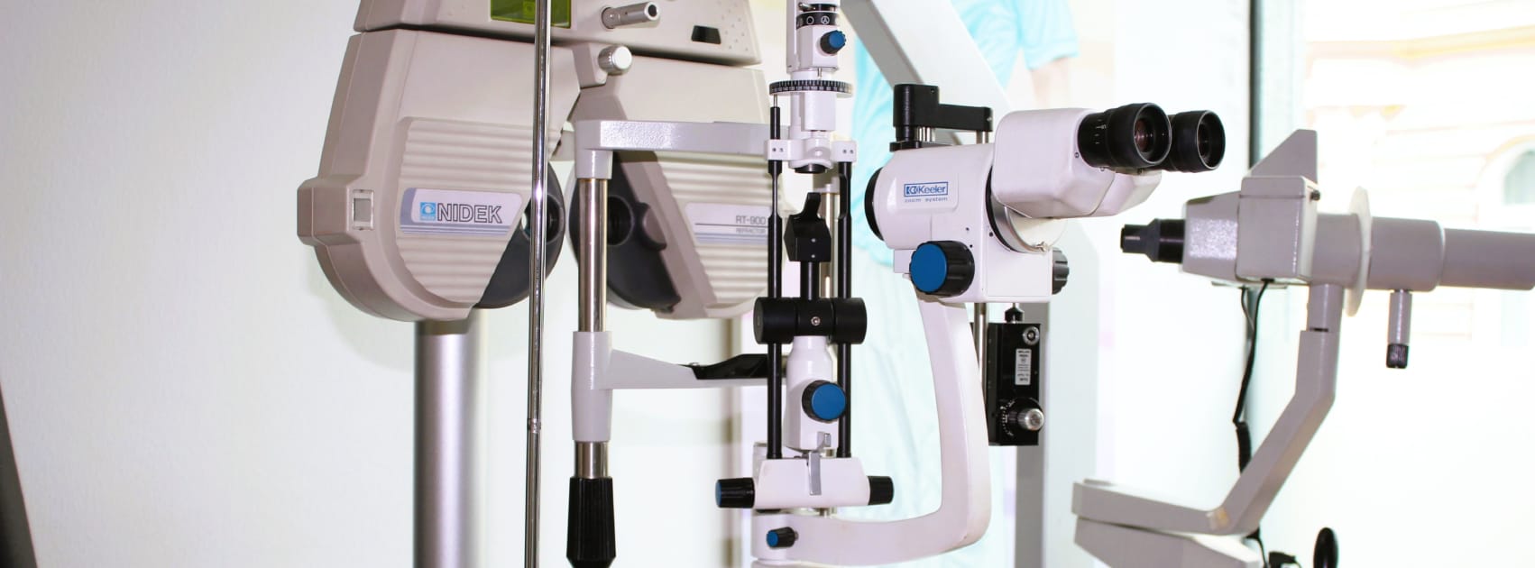 Augenarzt Berisha Untersuchung